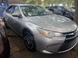 Toyota Camry LE 4dr Sedan (2.5L 4cyl 6A) 2017 Silver