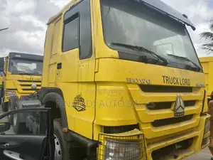 Photo - Foreign Used Howo Tractor Head 10 Tires With 371hp