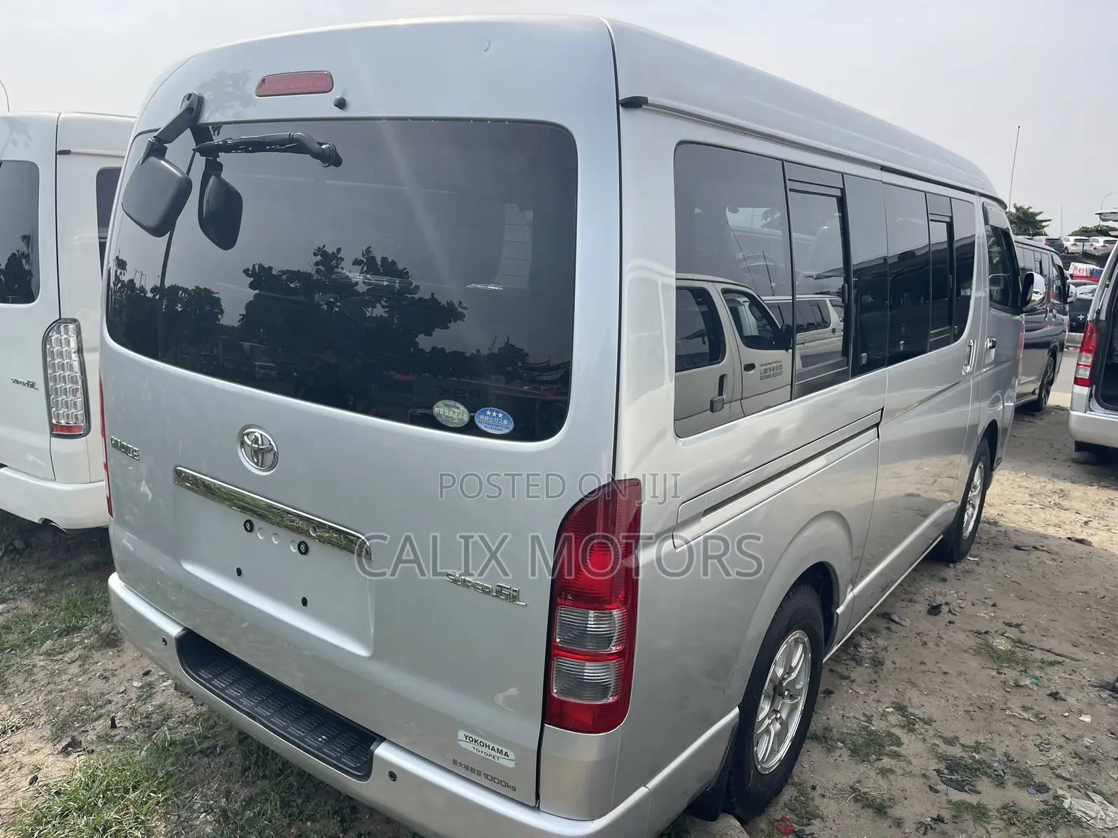 Toyota HiAce 2015 Silver