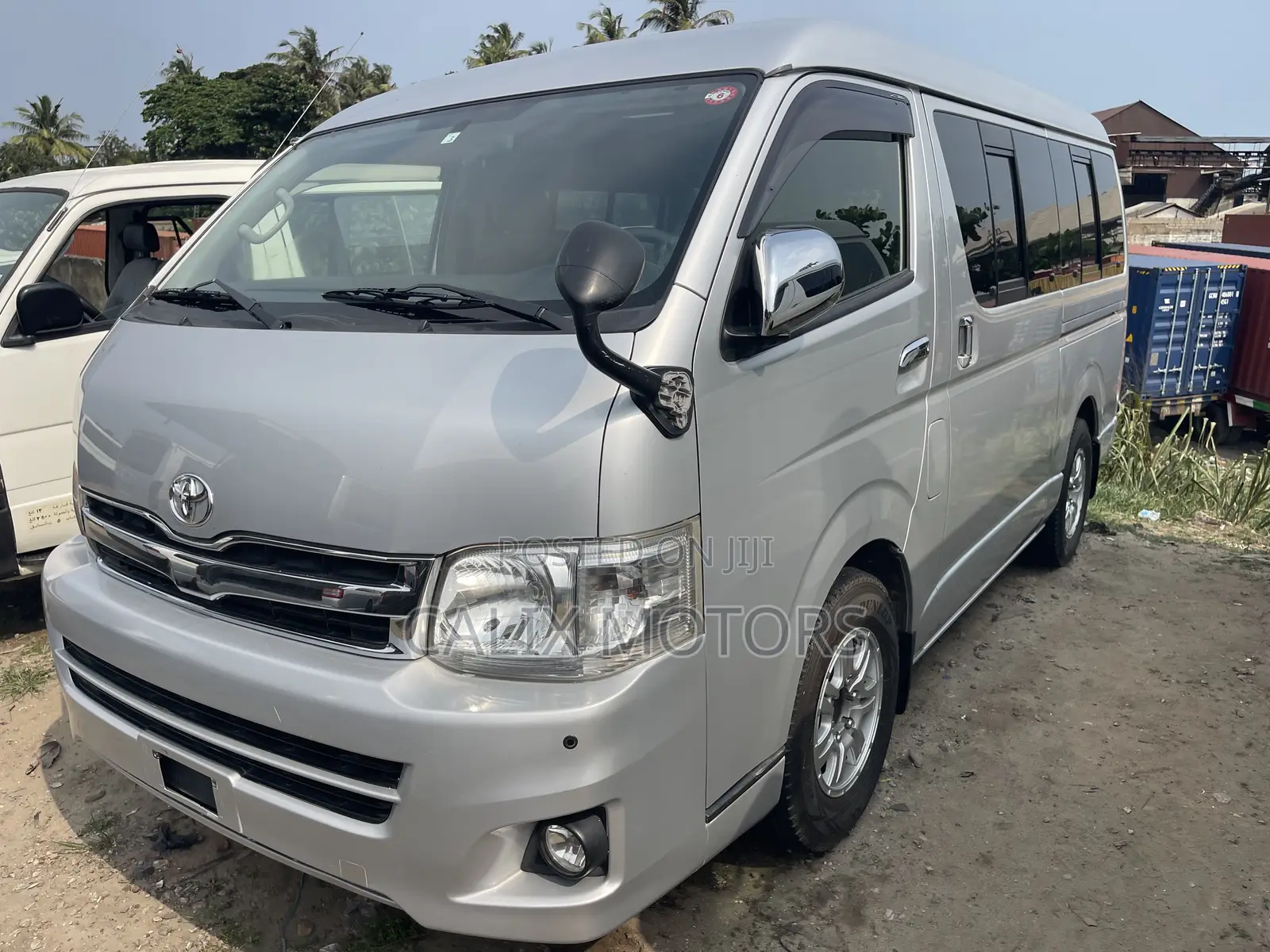 Toyota HiAce 2015 Silver