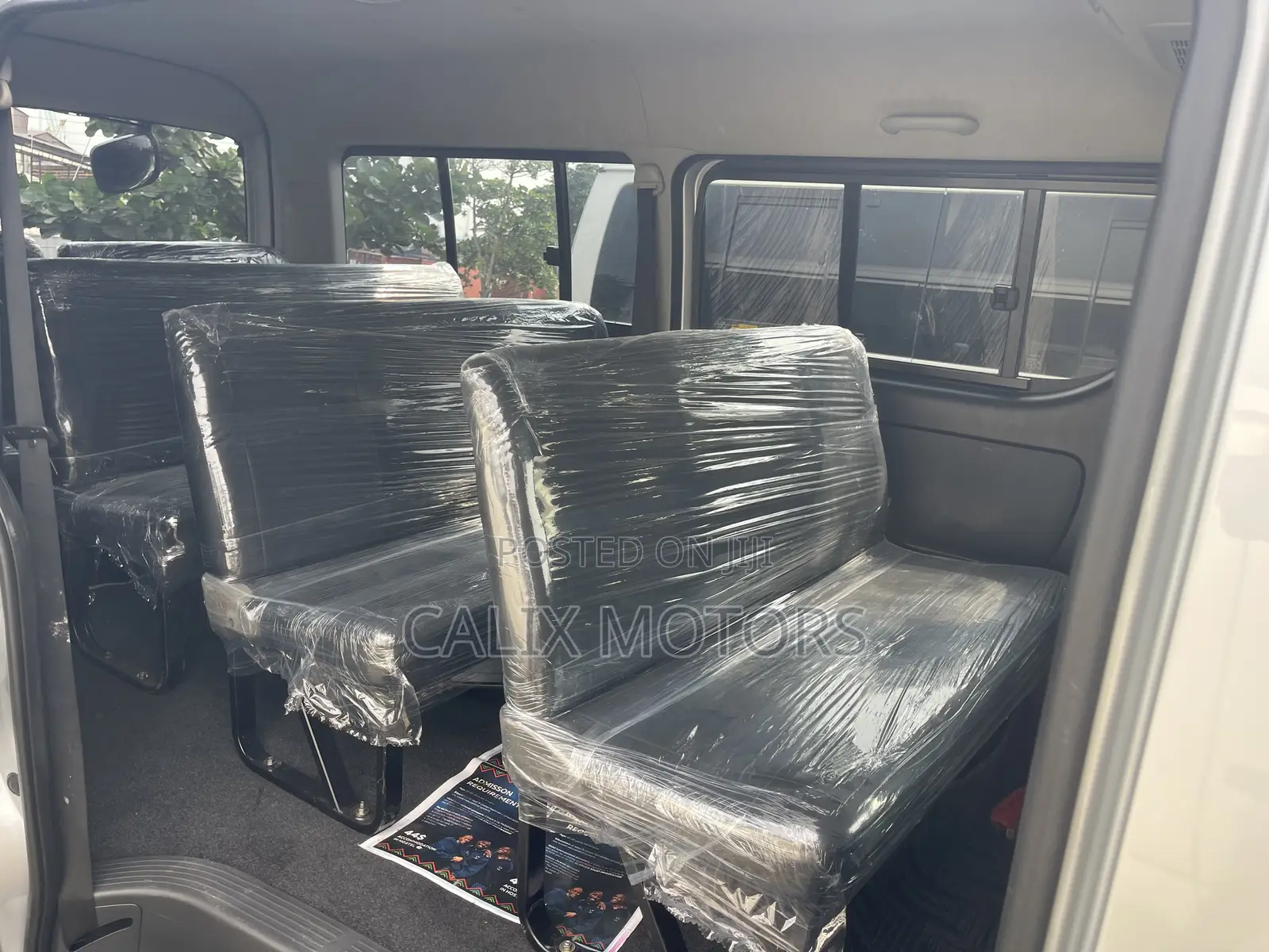 Toyota HiAce 2015 Silver