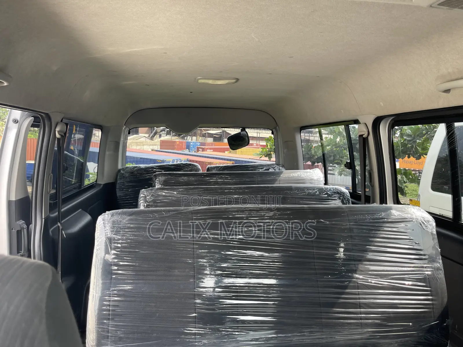 Toyota HiAce 2015 Silver