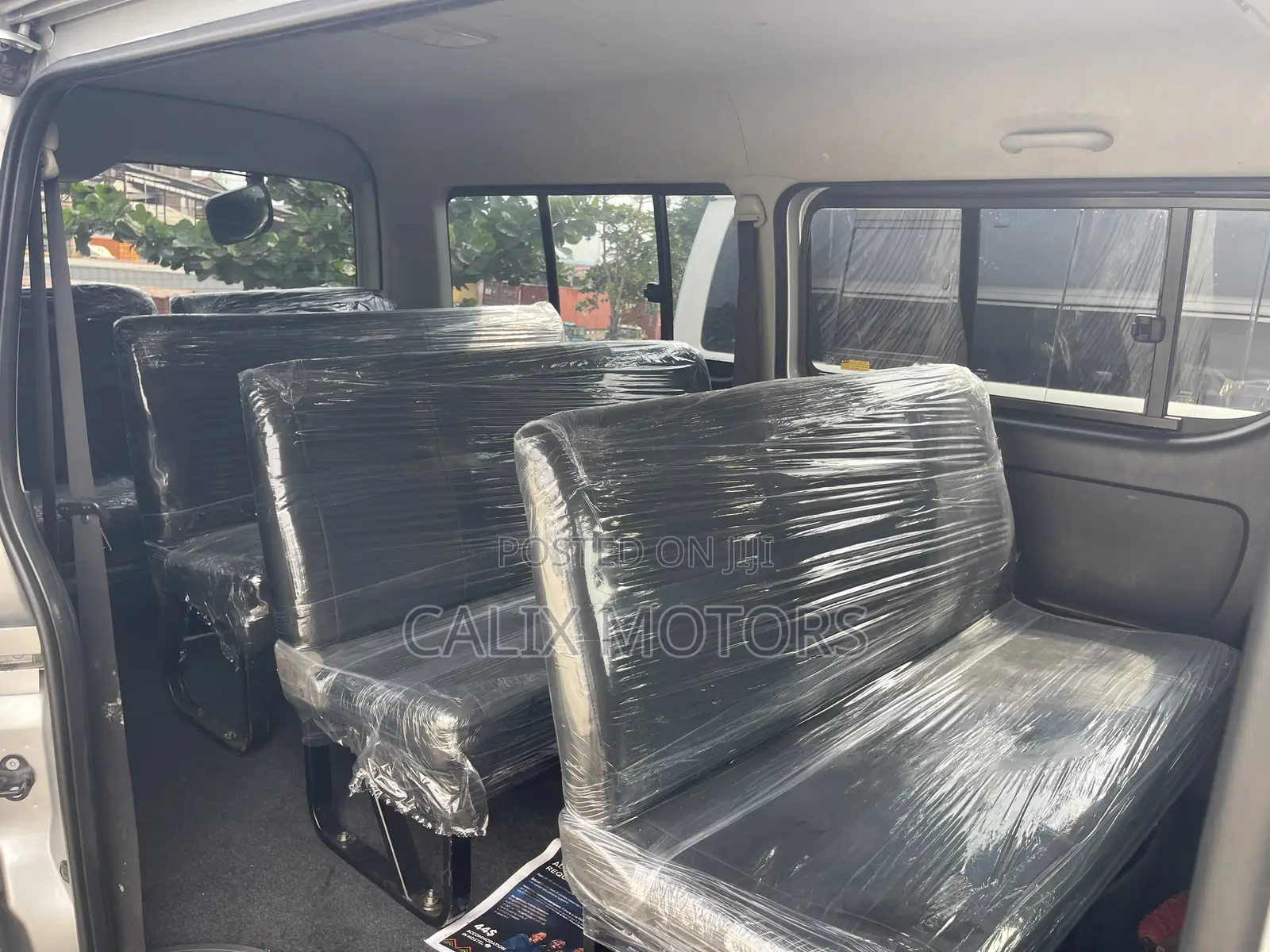 Toyota HiAce 2015 Silver