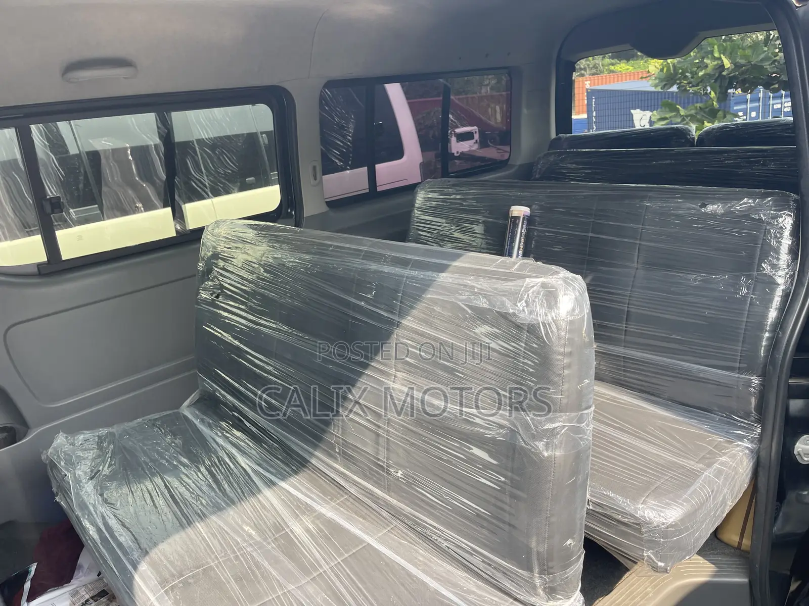 Toyota HiAce 2014 Black