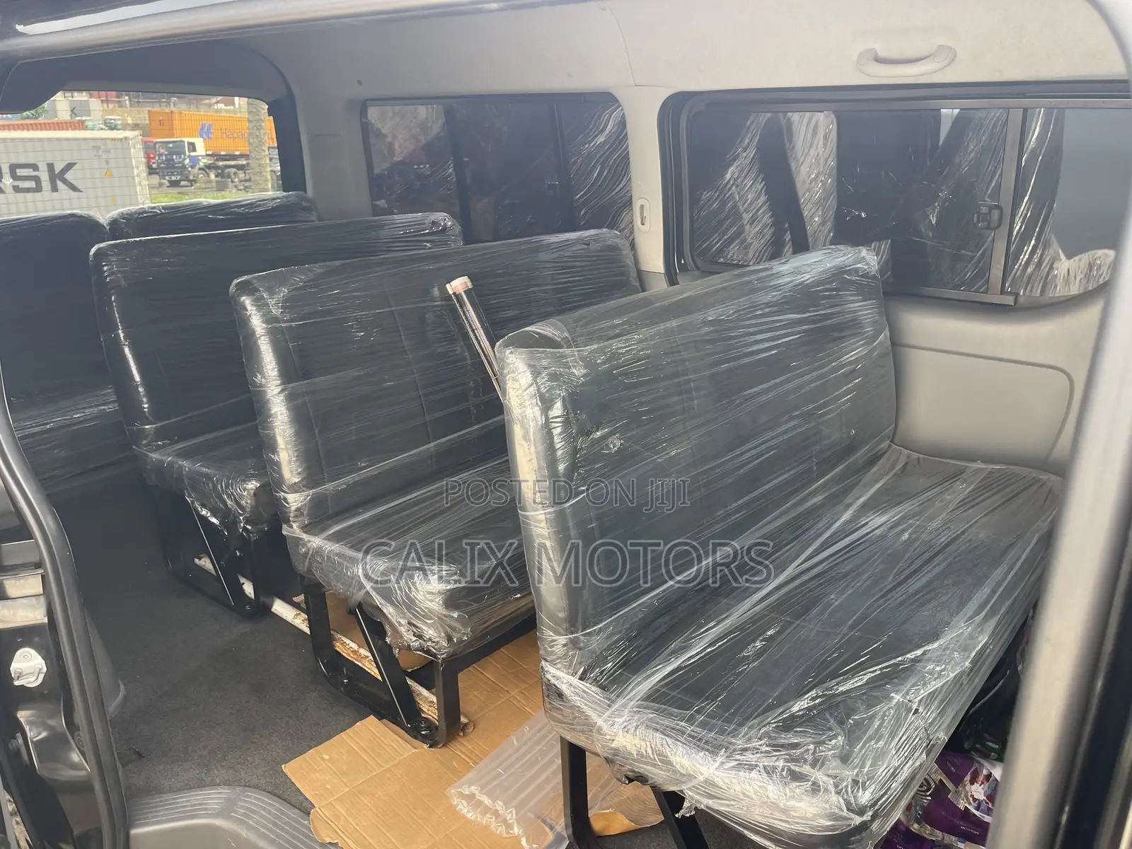 Toyota HiAce 2014 Black