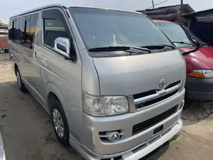 Toyota HiAce 2010 Silver