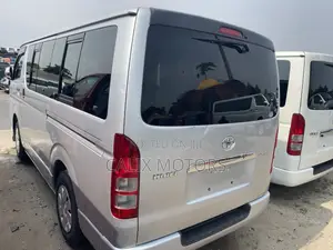 Toyota HiAce 2010 Silver