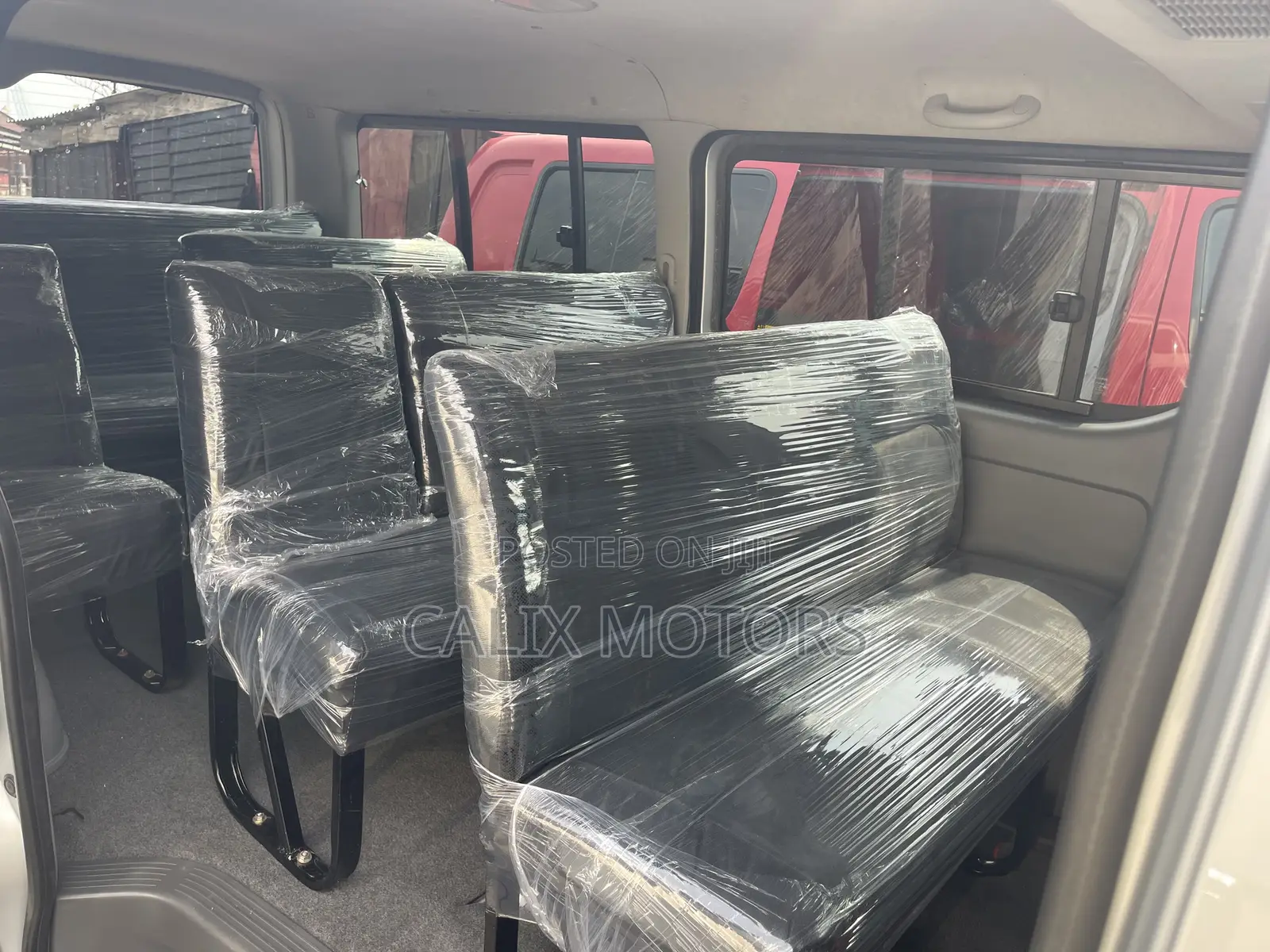 Toyota HiAce 2010 Silver