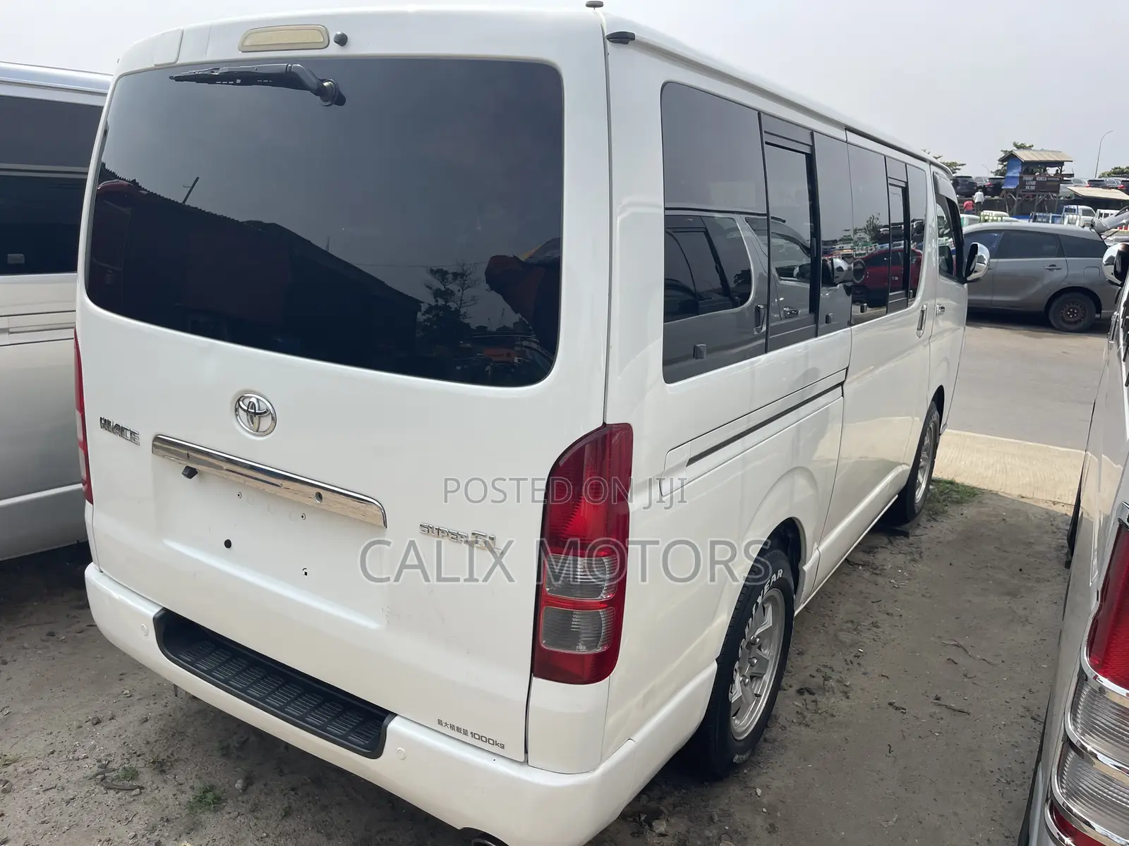 Toyota HiAce 2010 White