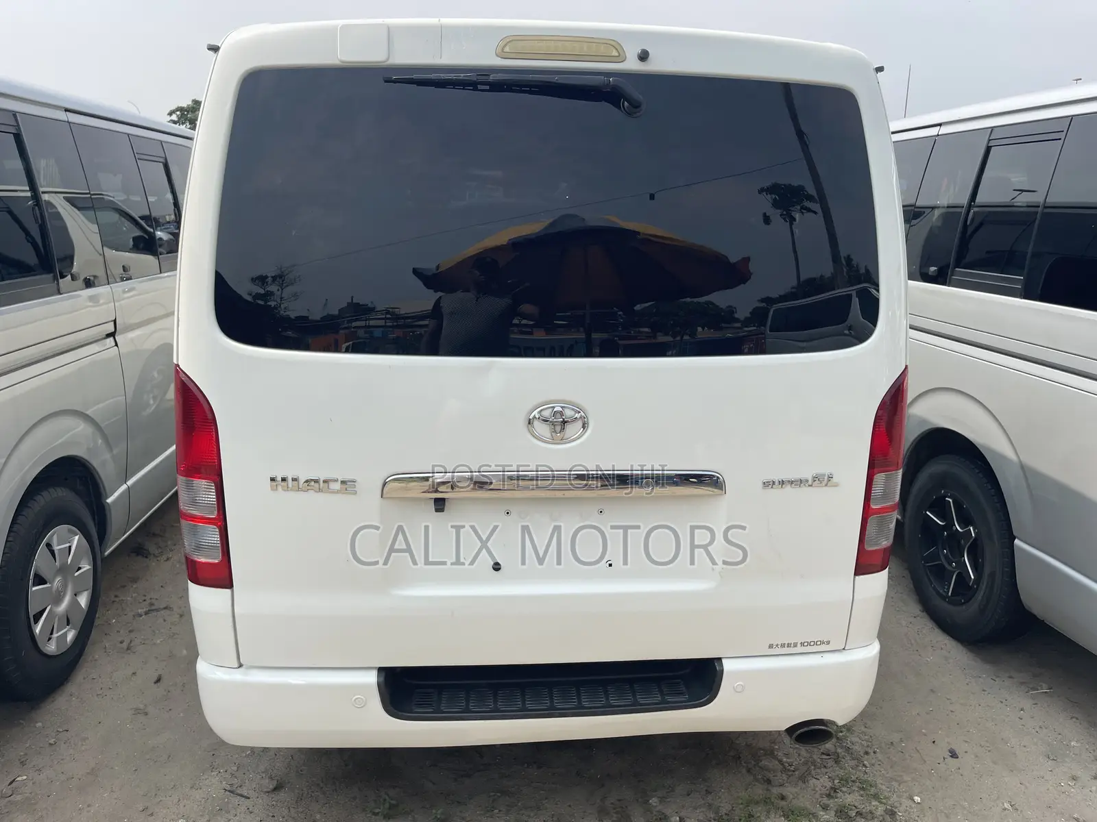 Toyota HiAce 2010 White