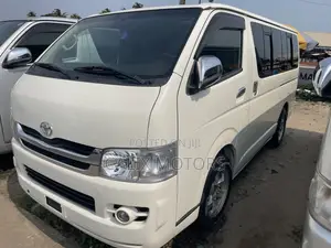 Toyota HiAce 2010 White