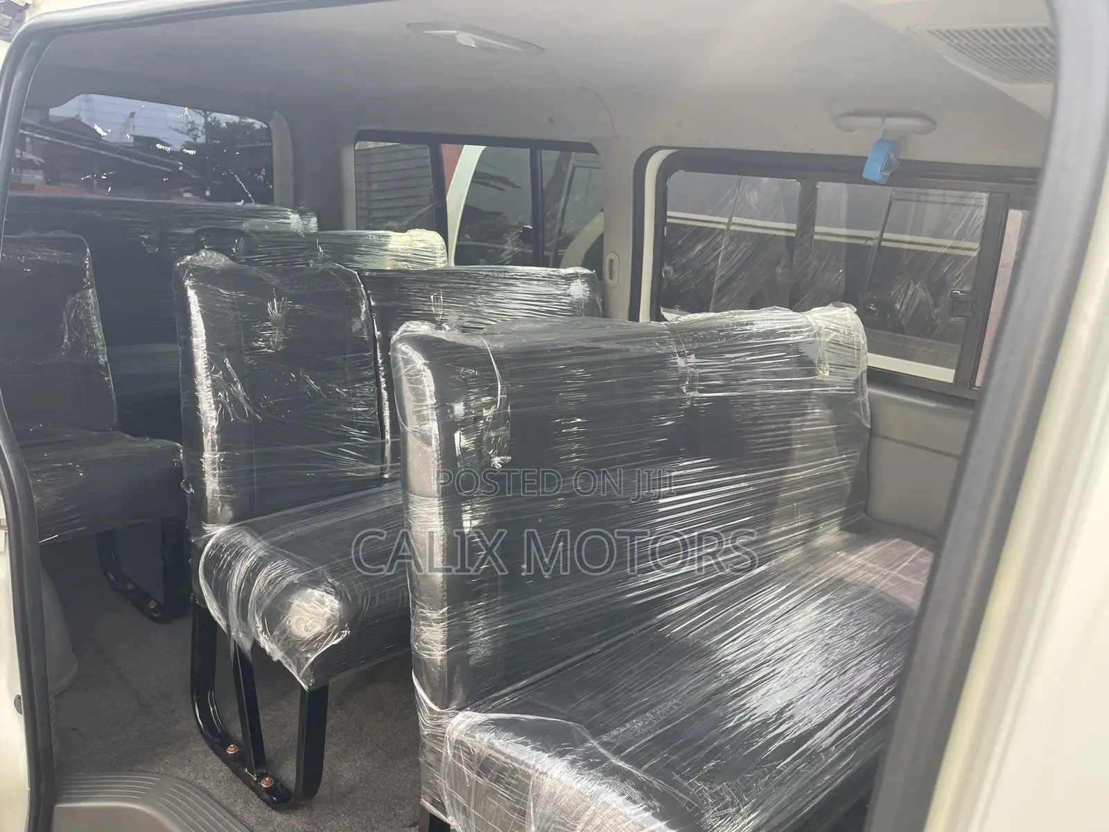 Toyota HiAce 2010 White