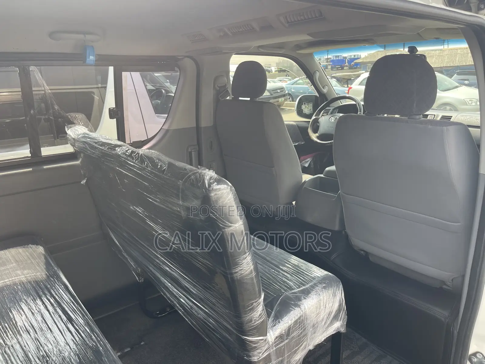 Toyota HiAce 2010 White