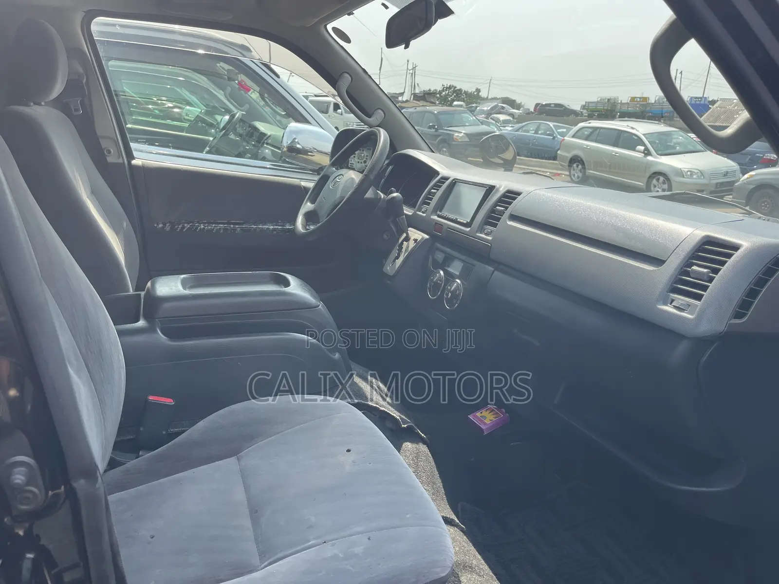 Toyota HiAce 2010 Black