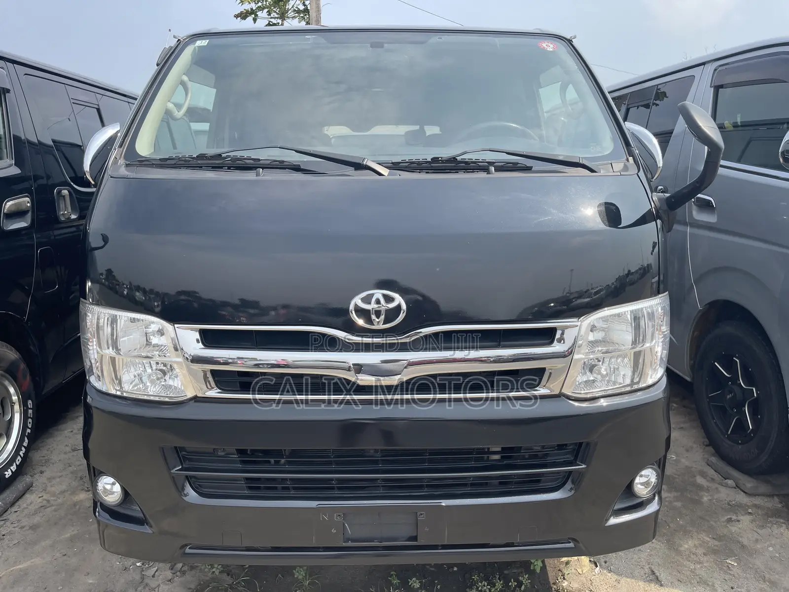 Toyota HiAce 2010 Black
