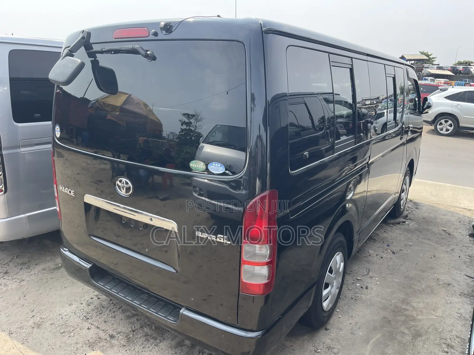 Toyota HiAce 2010 Black