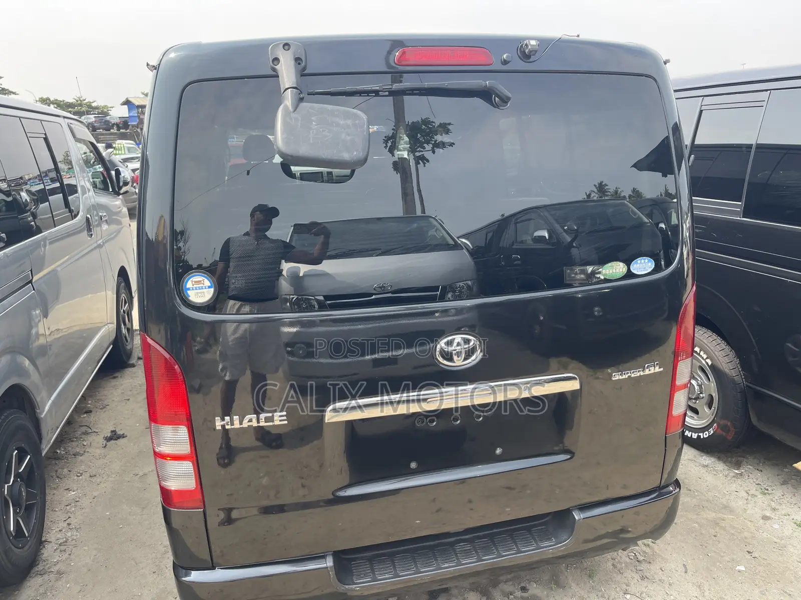 Toyota HiAce 2010 Black