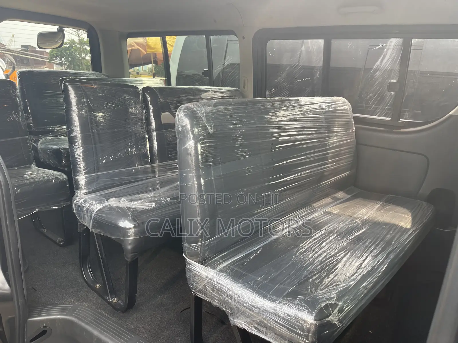 Toyota HiAce 2010 Black