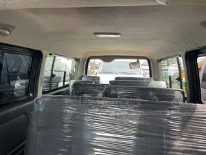 Toyota HiAce 2010 Black
