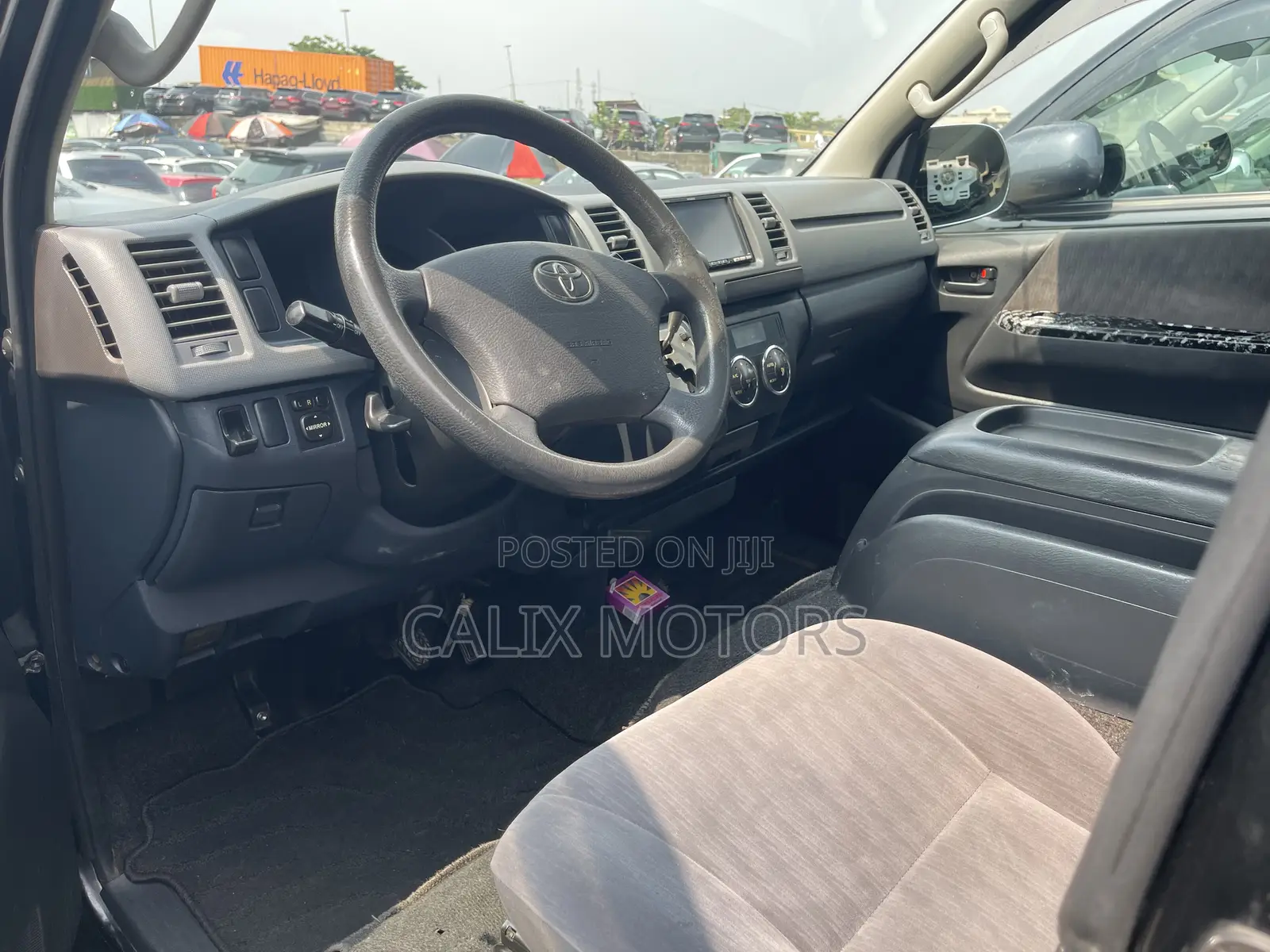 Toyota HiAce 2010 Black