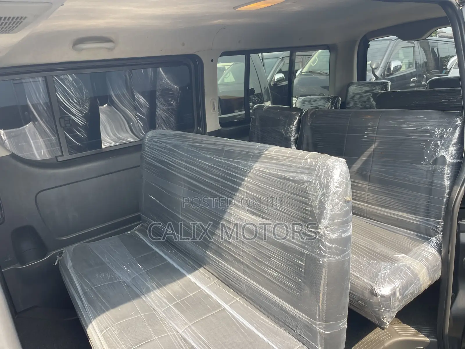 Toyota HiAce 2010 Black