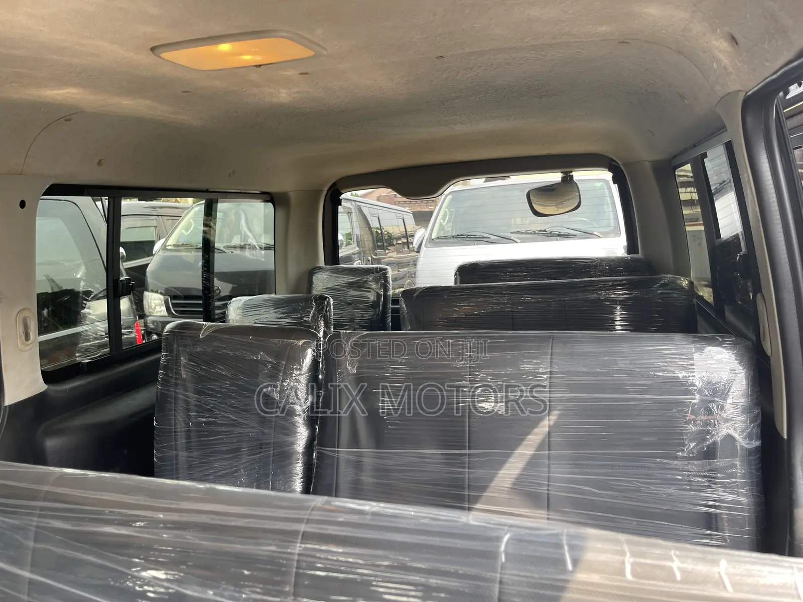 Toyota HiAce 2010 Black