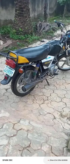 TVS HLX 125 2023 Black