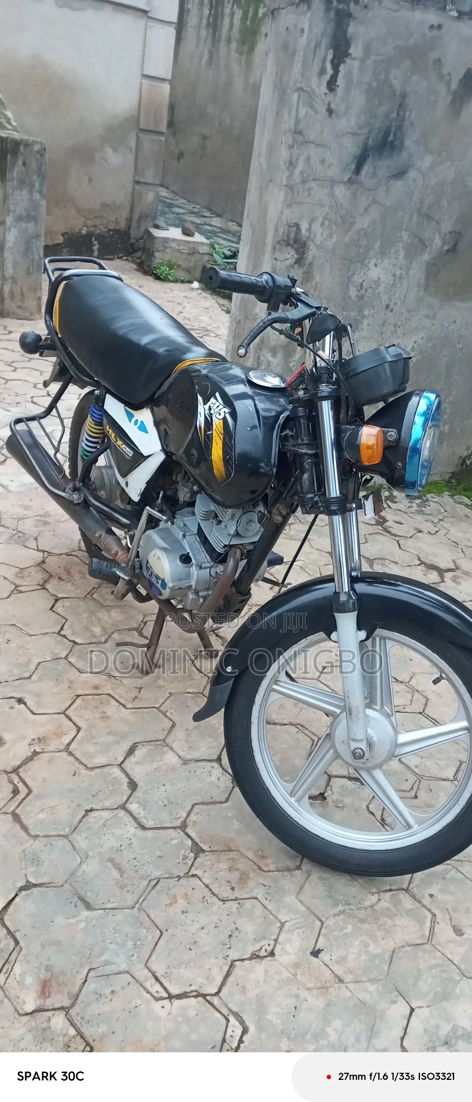 TVS HLX 125 2023 Black