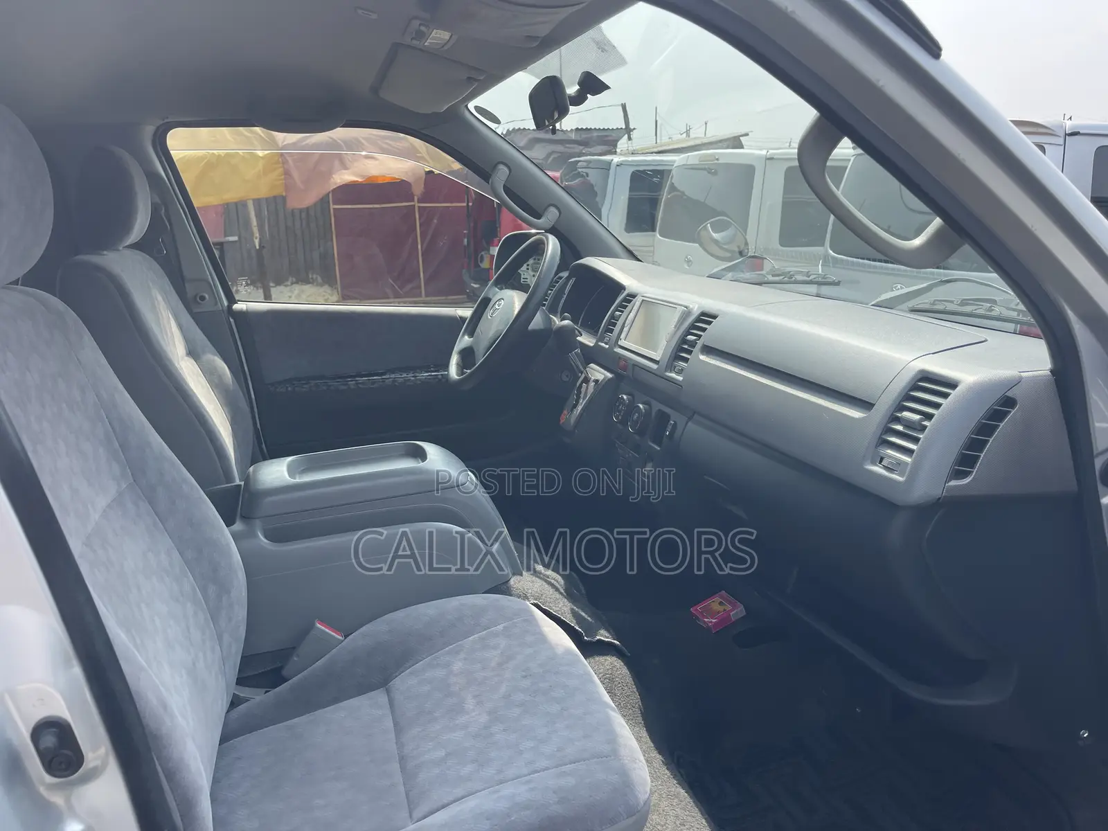 Toyota HiAce 2010 Silver