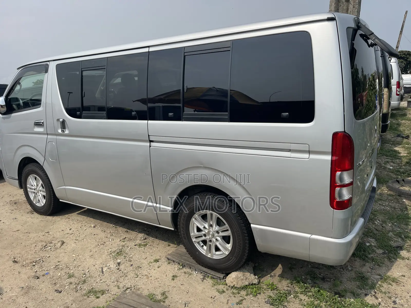 Toyota HiAce 2010 Silver