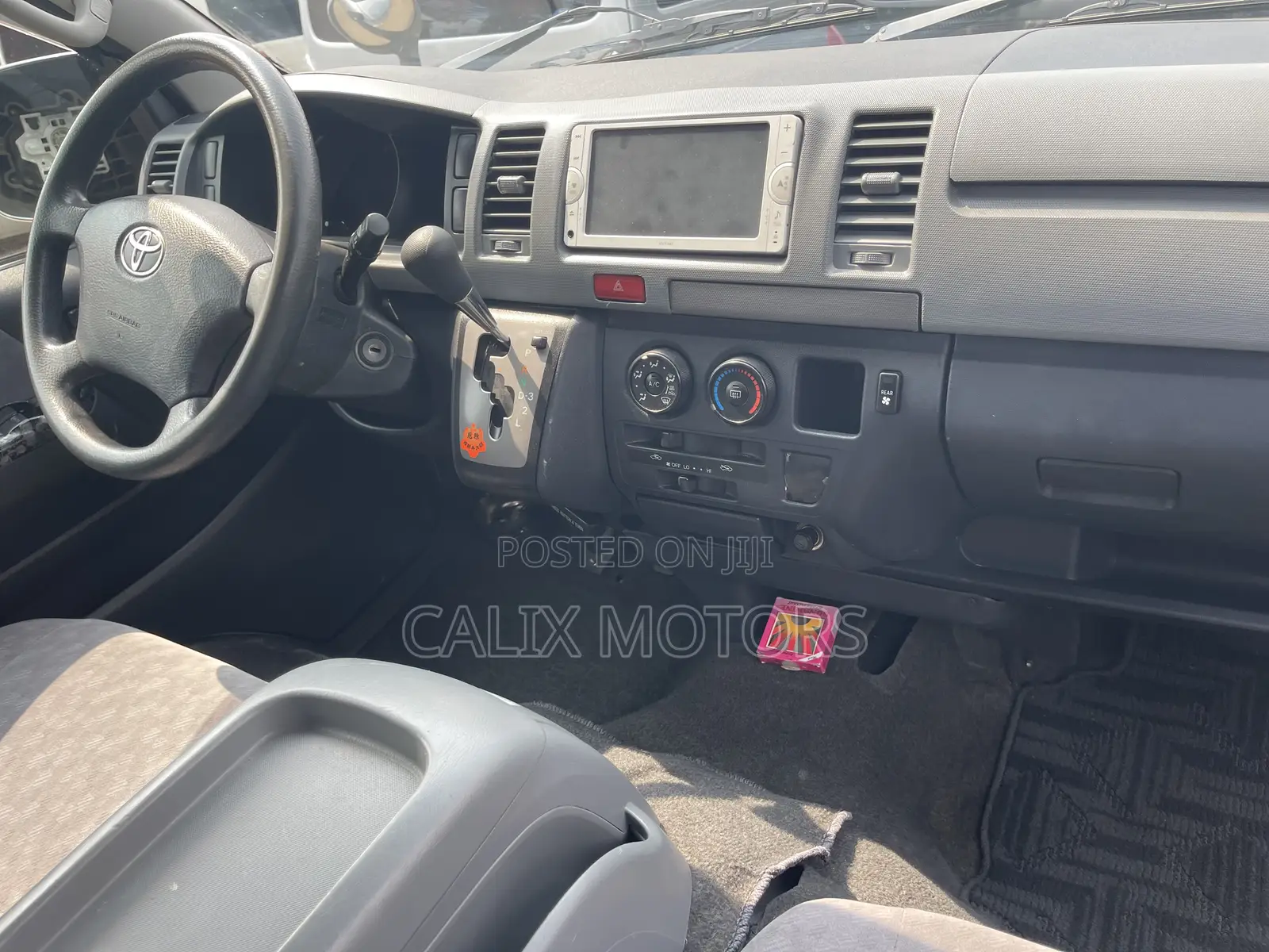 Toyota HiAce 2010 Silver