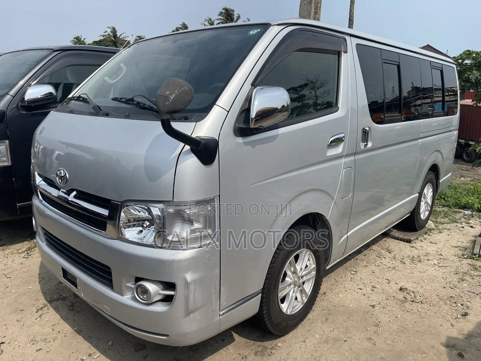 Toyota HiAce 2010 Silver
