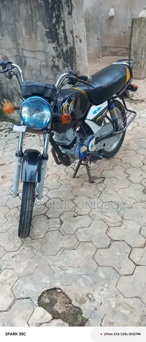 TVS HLX 125 2023 Black