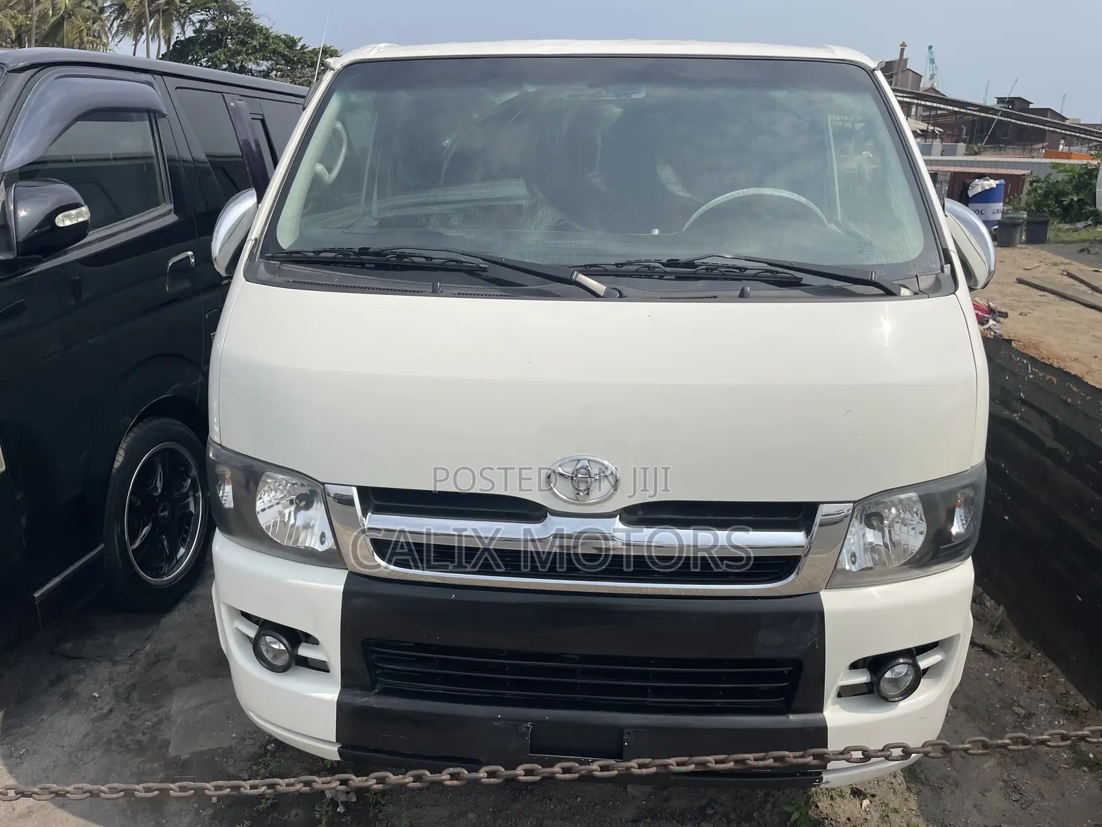 Toyota HiAce 2010 White