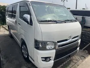 Toyota HiAce 2010 White