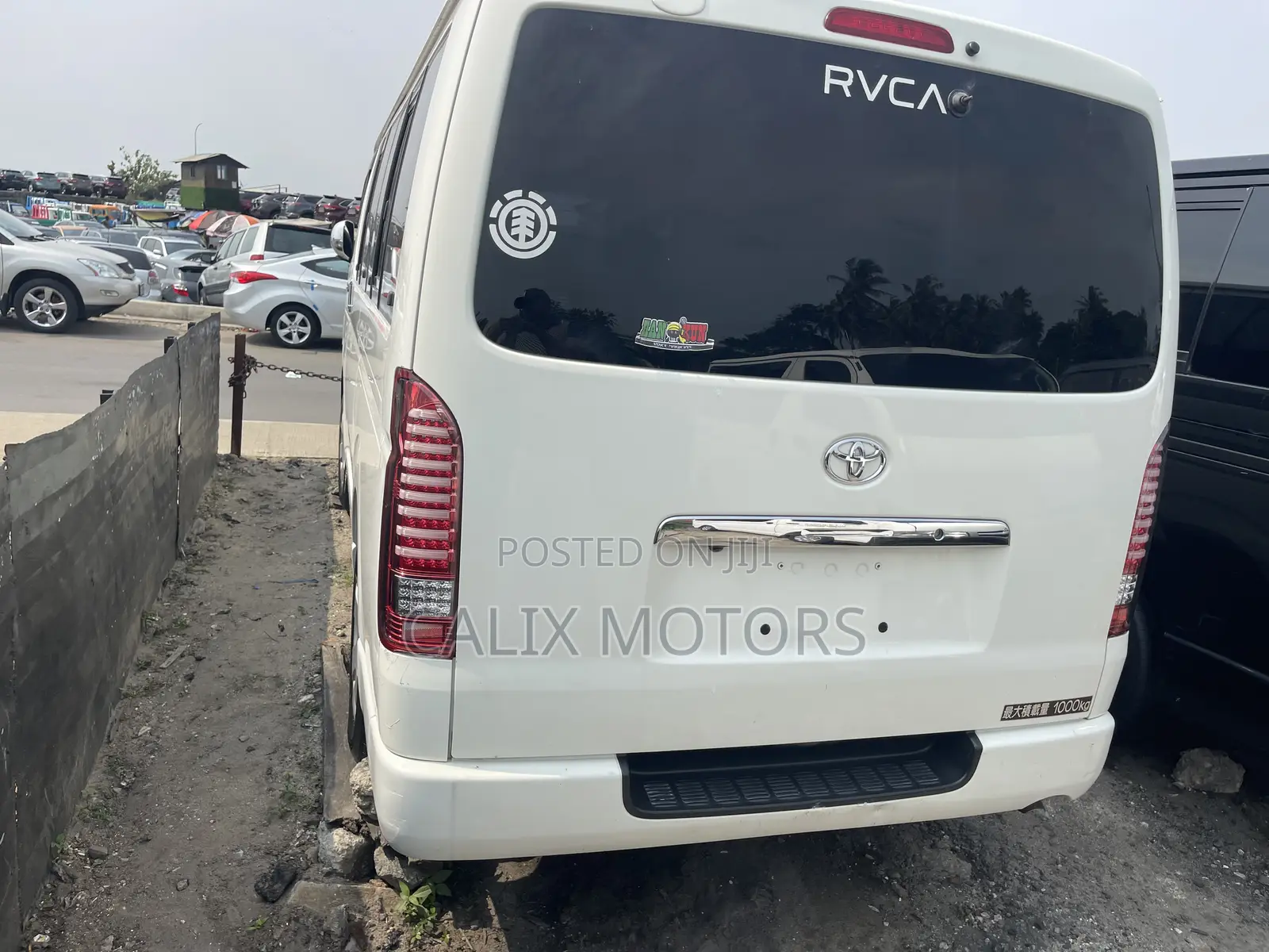 Toyota HiAce 2010 White