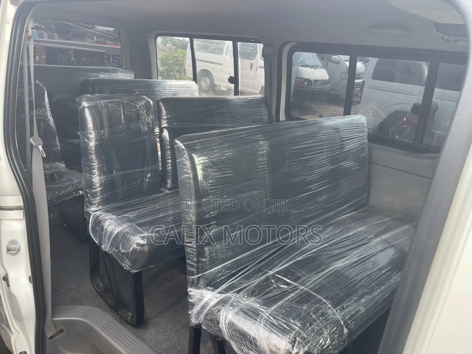 Toyota HiAce 2010 White
