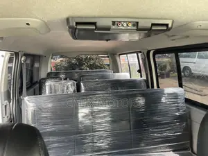 Toyota HiAce 2010 White