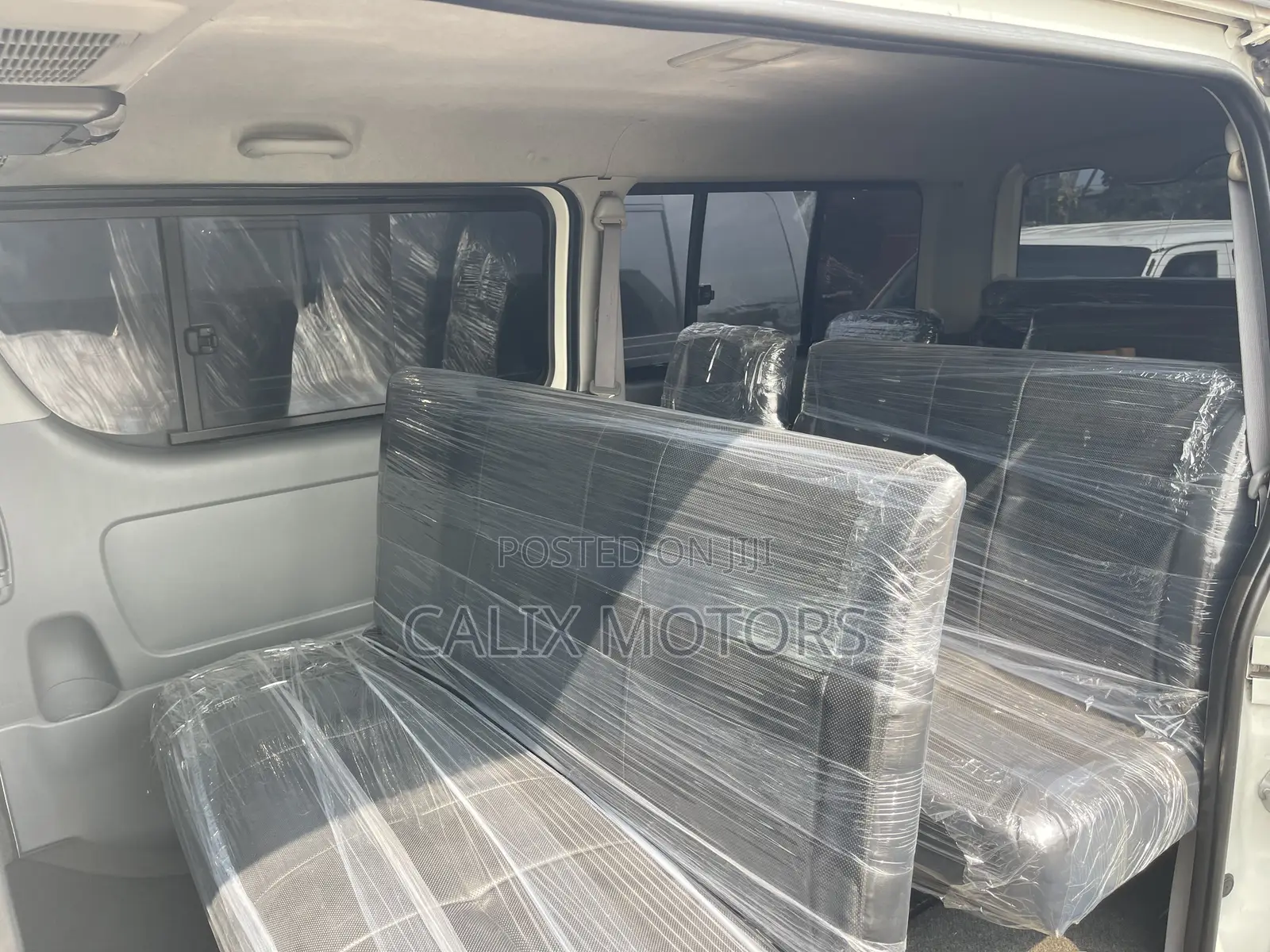 Toyota HiAce 2010 White