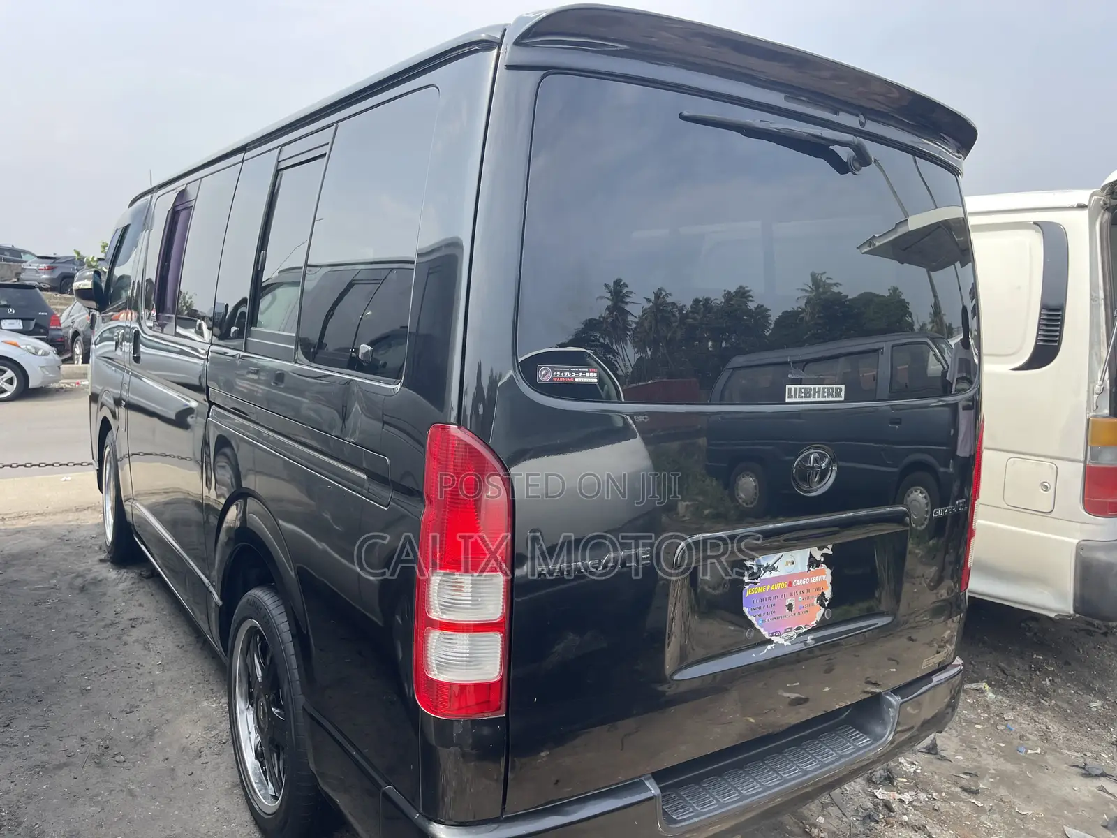 Toyota HiAce 2012 Black