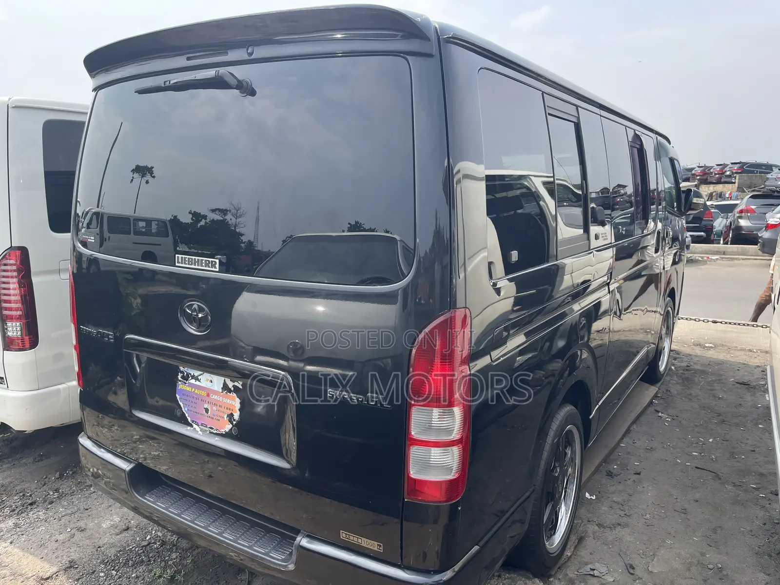 Toyota HiAce 2012 Black