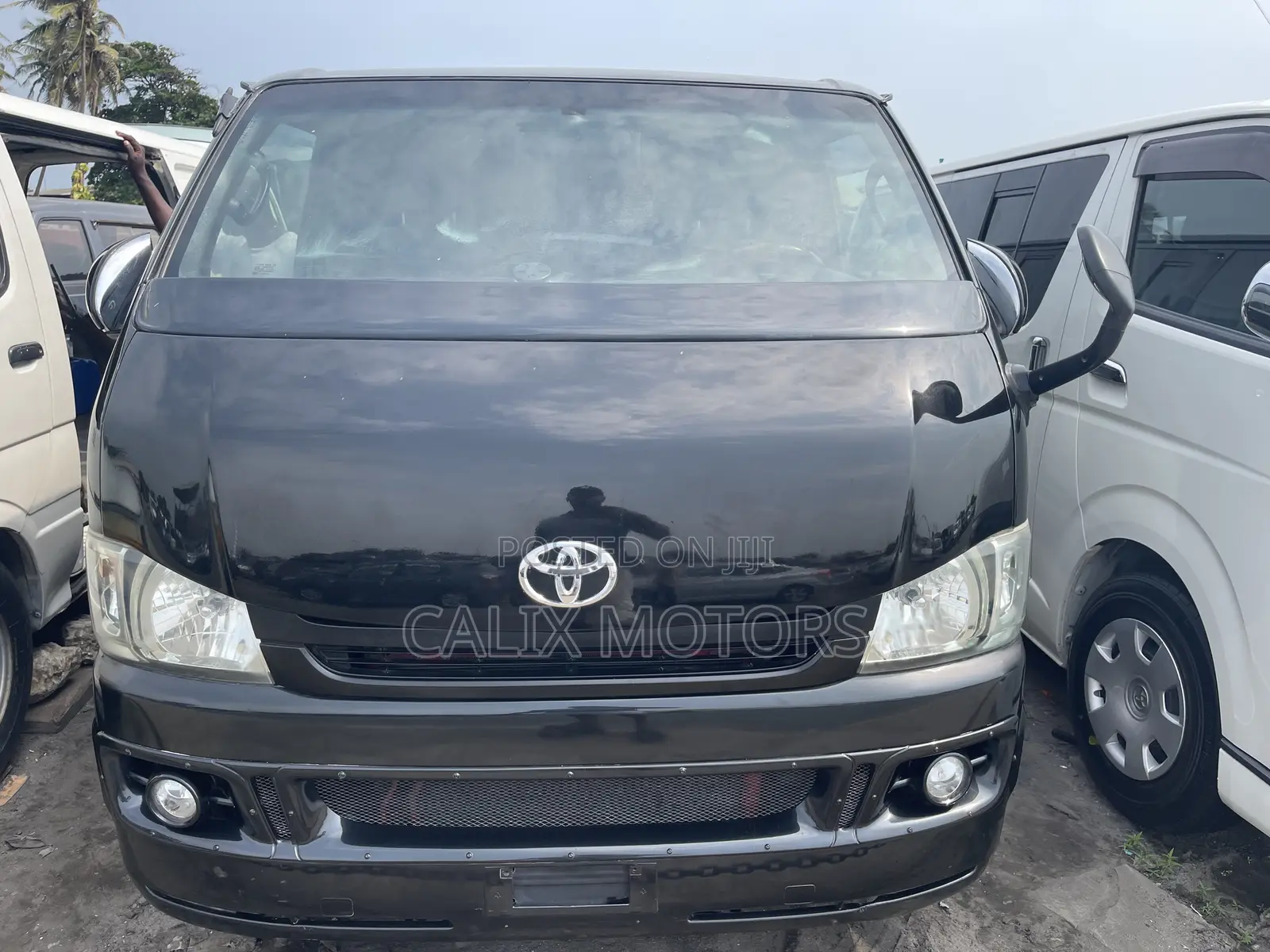 Toyota HiAce 2012 Black