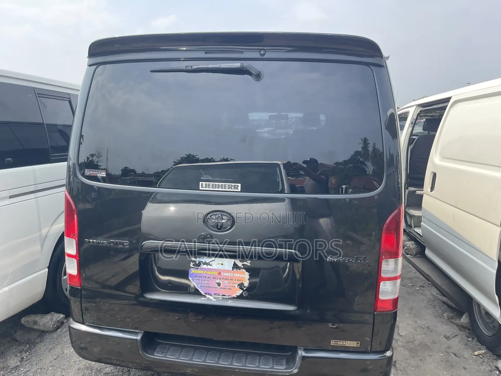 Toyota HiAce 2012 Black