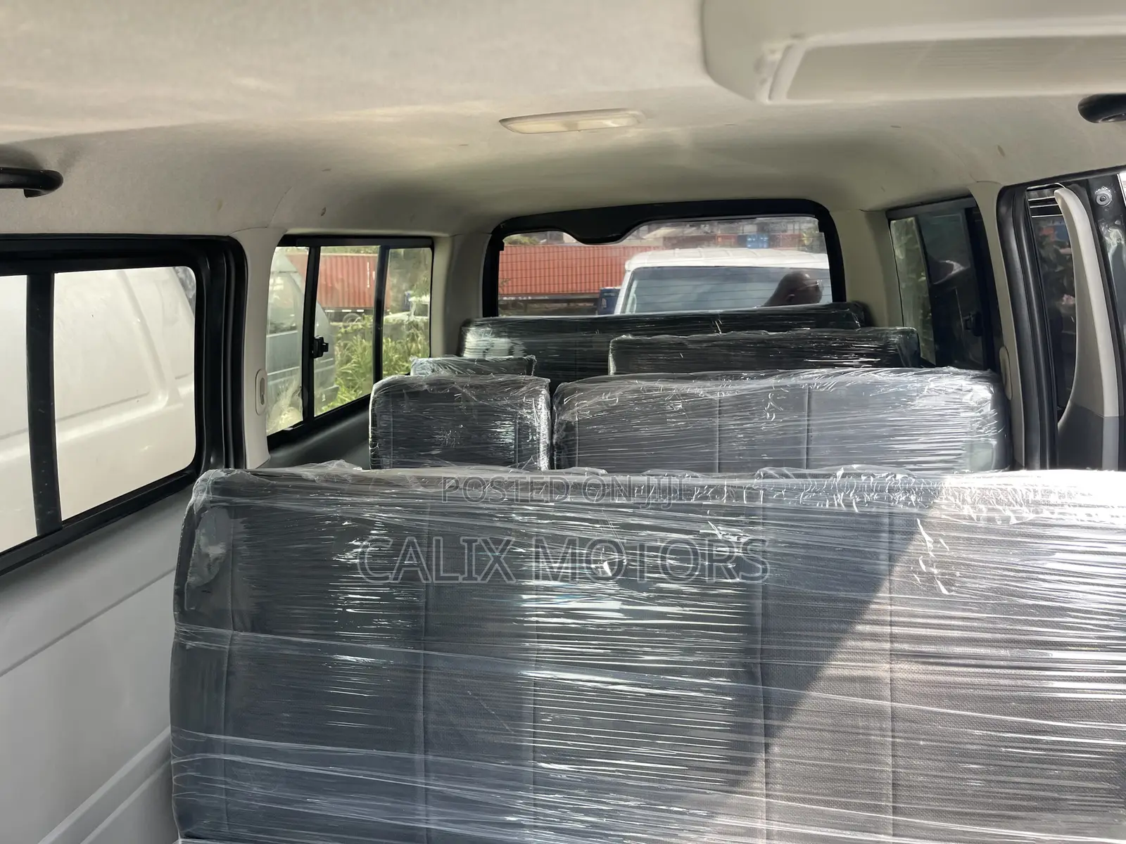 Toyota HiAce 2012 Black