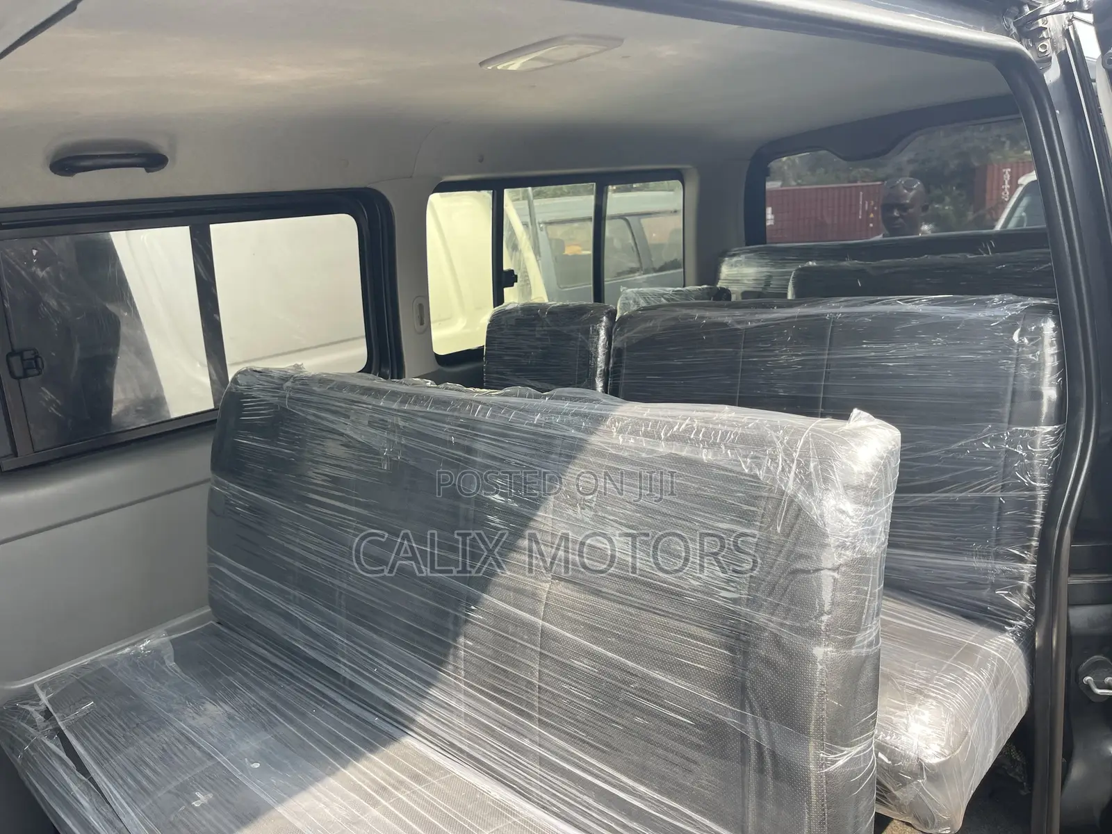 Toyota HiAce 2012 Black