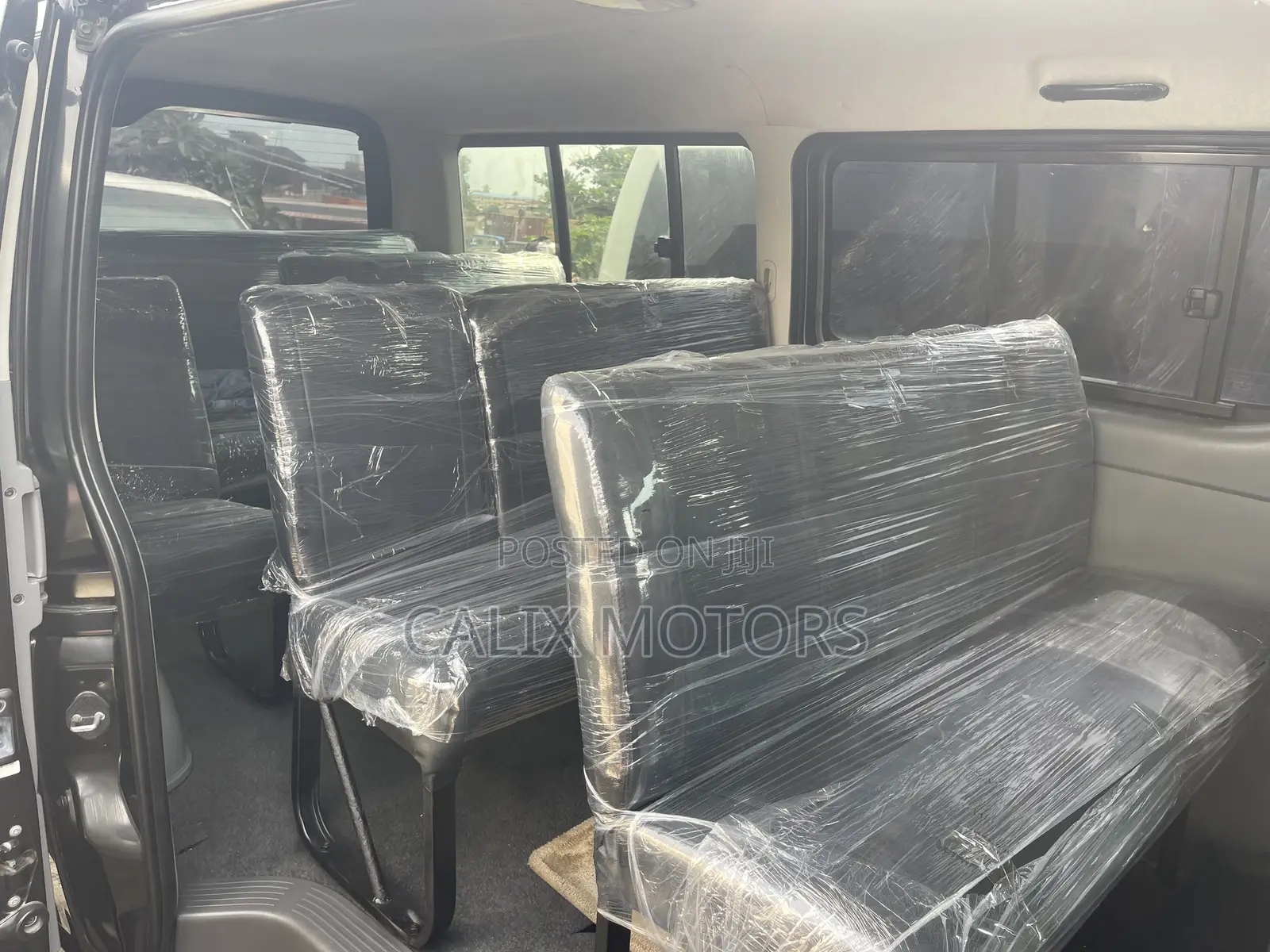 Toyota HiAce 2012 Black
