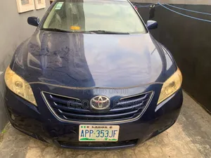 Photo - Toyota Camry XLE V6 4dr Sedan (3.5L 6cyl 6AM) 2009 Blue