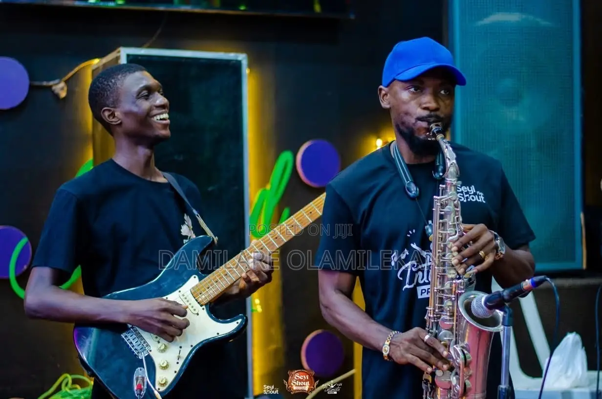 Saxophonist for Surprise
