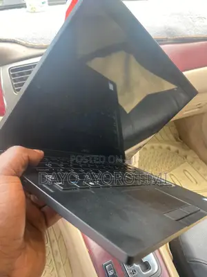 Photo - Laptop Dell Latitude 7400 8GB Intel Core I5 eMMC 256GB