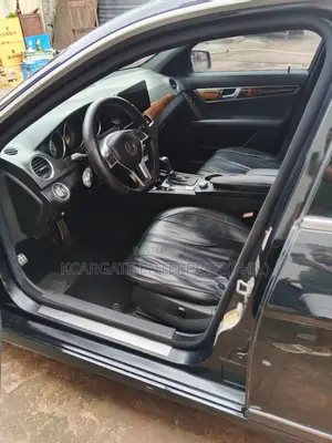 Mercedes-Benz C300 Luxury 4Matic Sedan AWD (3.0L 6cyl 7A) 2012 Black